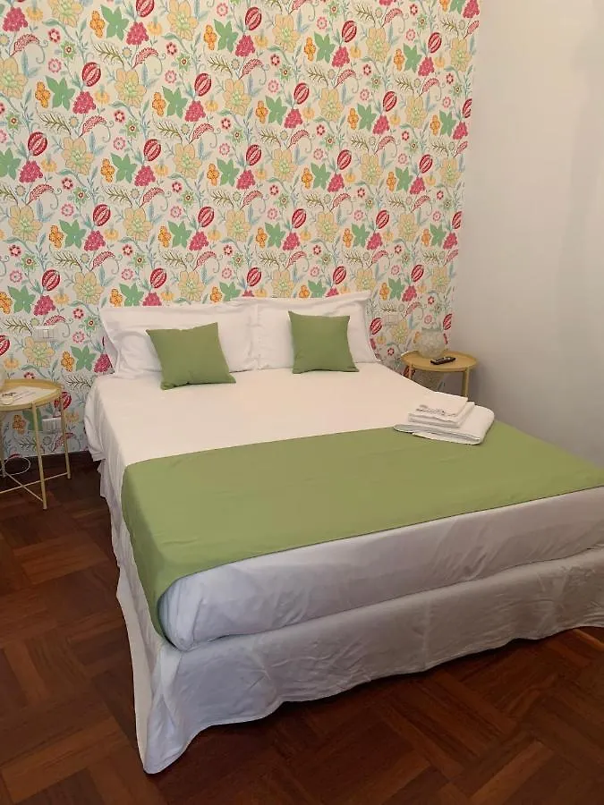 Bed & Breakfast Folle Citta B&B Naples Italy